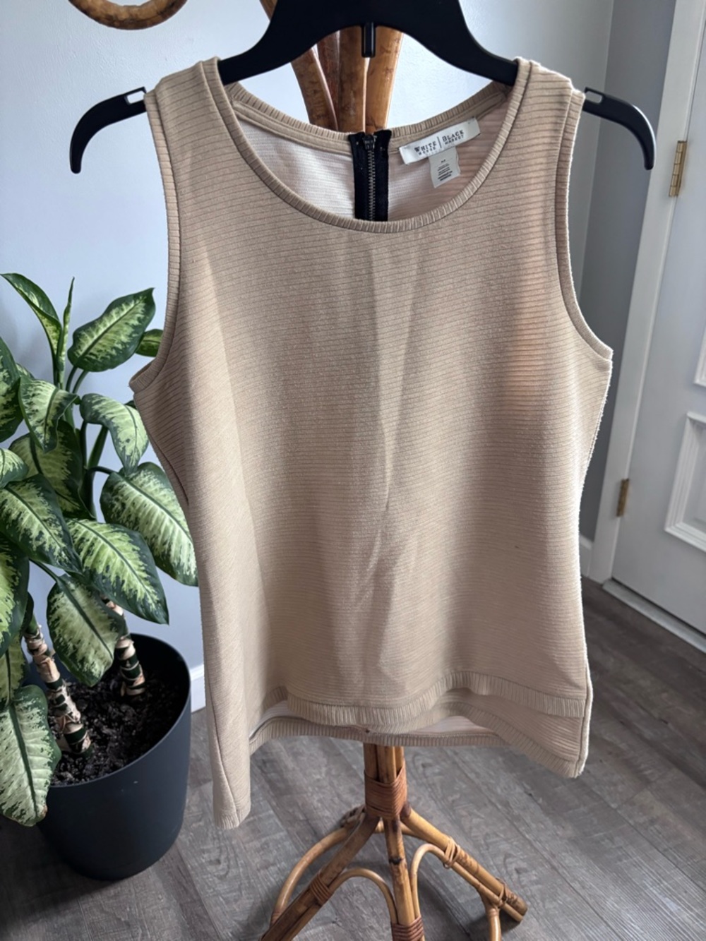 White House Black Market Beige Ribbed Sleeveless Tank Top